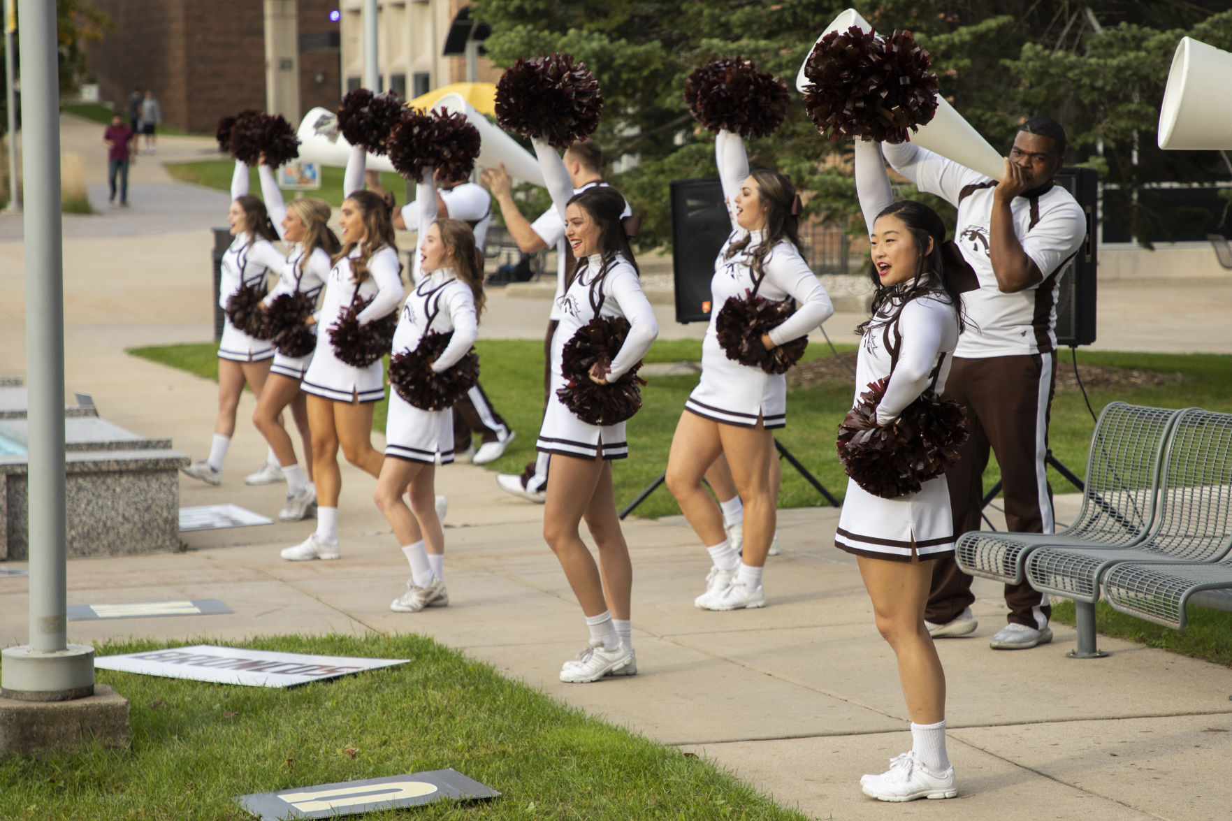 WMU Cheerleaders perform in Miller Plaza.